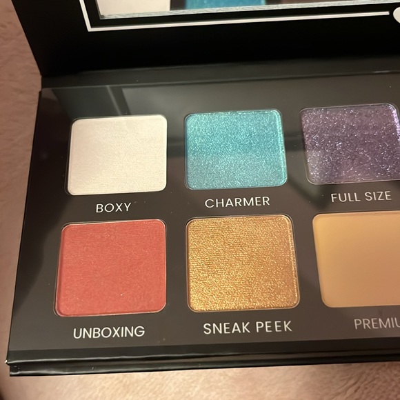 New, unused Boxycharm eyeshadow pallete - Picture 3 of 6